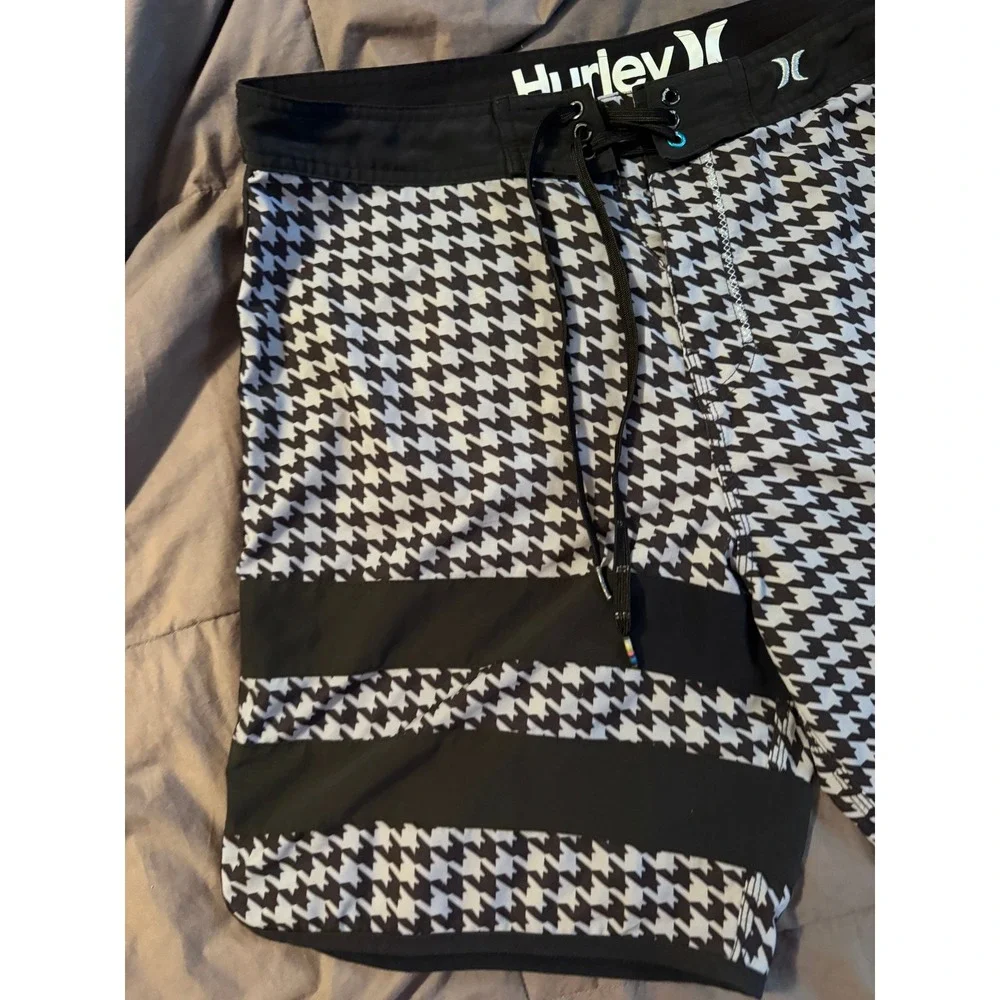 Hurley Phantom Board Shorts Mens 36 Black White Houndstooth Striped Swim Trunks